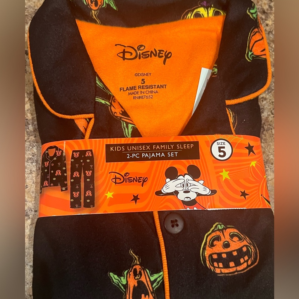 Disney Mickey Mouse and Friends Halloween coat pajama set size 5